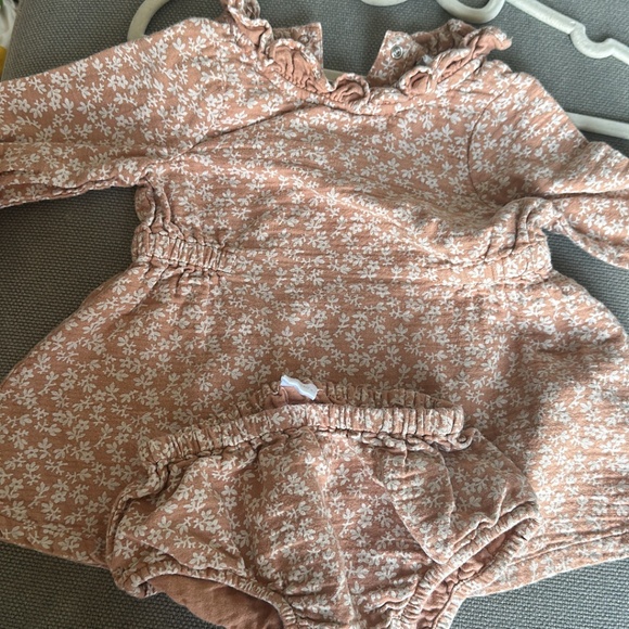 Nordstroms Infant dress set - Picture 2 of 3